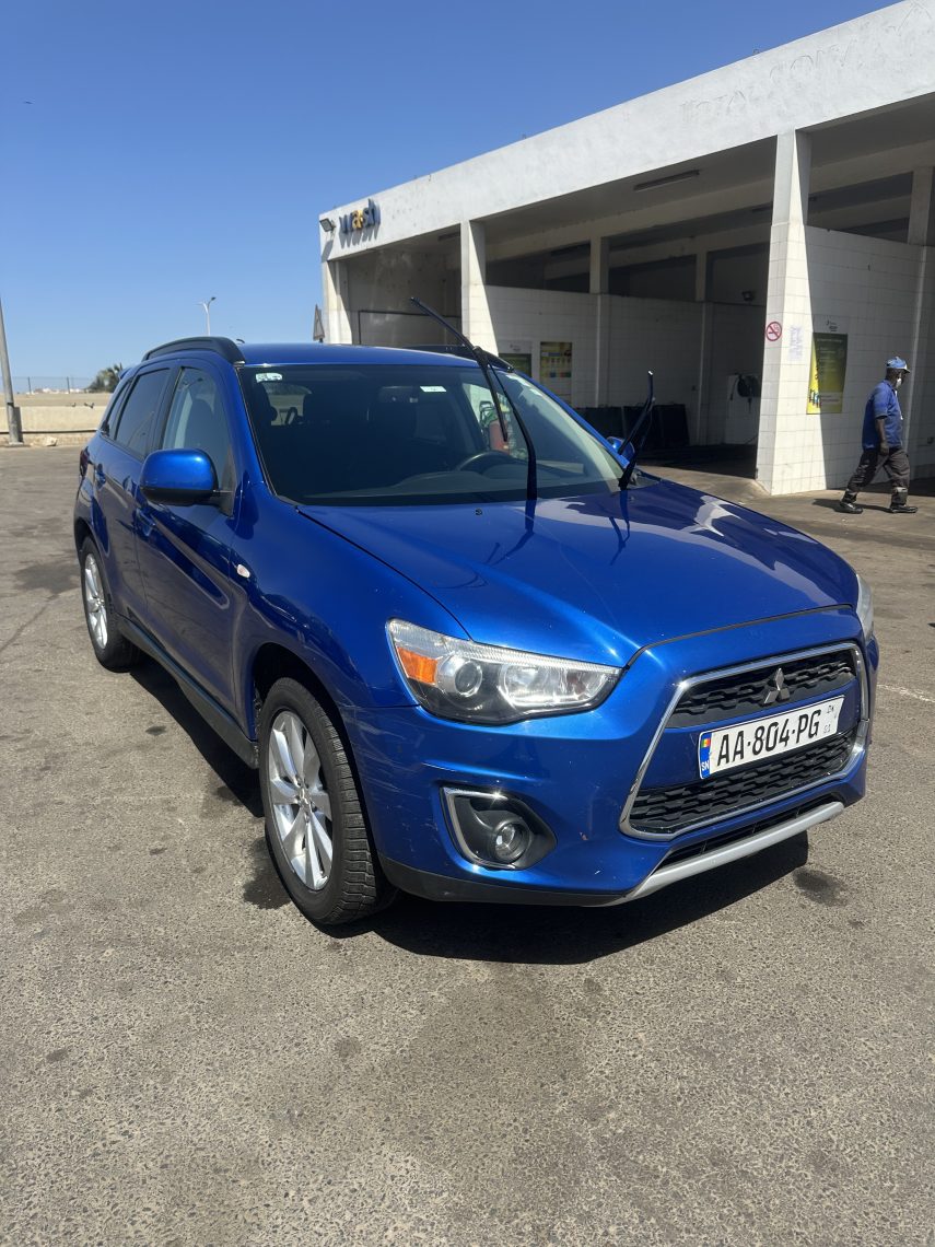 Location Mitsubishi Outlander Dakar
